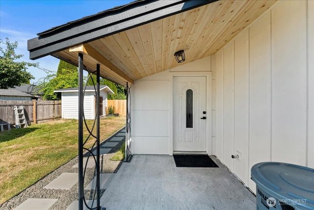 409 3rd Avenue SE, Pacific, WA 98047