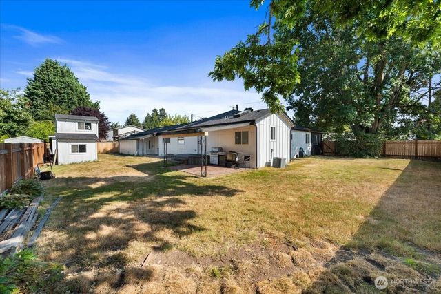 409 3rd Avenue SE, Pacific, WA 98047