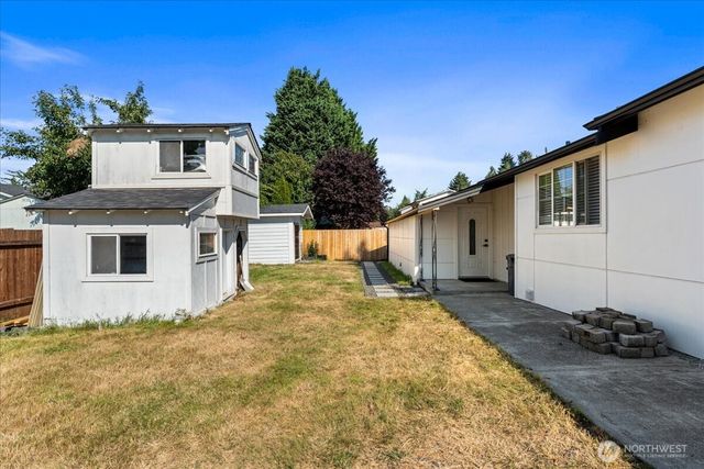 409 3rd Avenue SE, Pacific, WA 98047