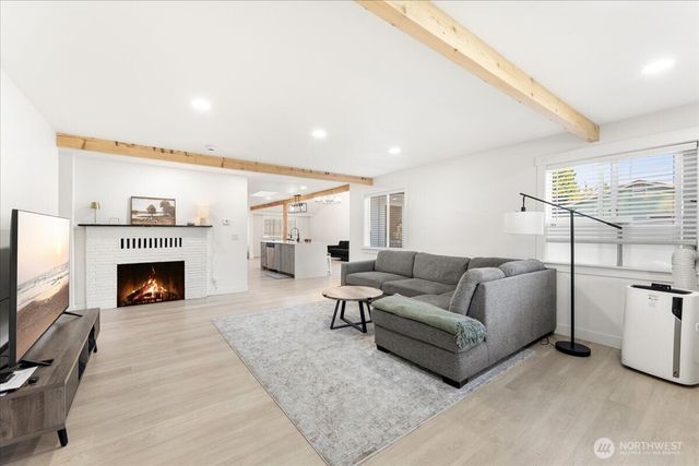 409 3rd Avenue SE, Pacific, WA 98047