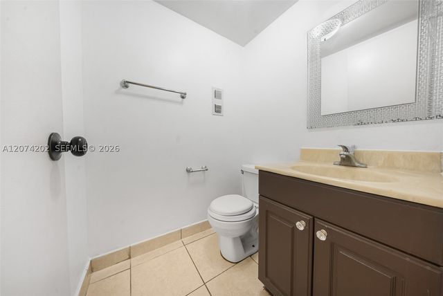 14155 SW 87th St 404-E, Miami, FL 33183