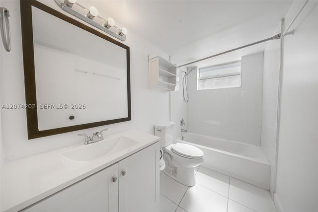 14155 SW 87th St 404-E, Miami, FL 33183
