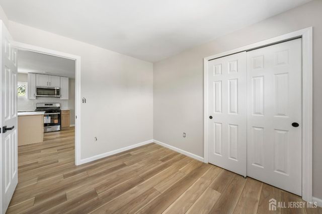 36 Charles Terrace, Piscataway, NJ 08854