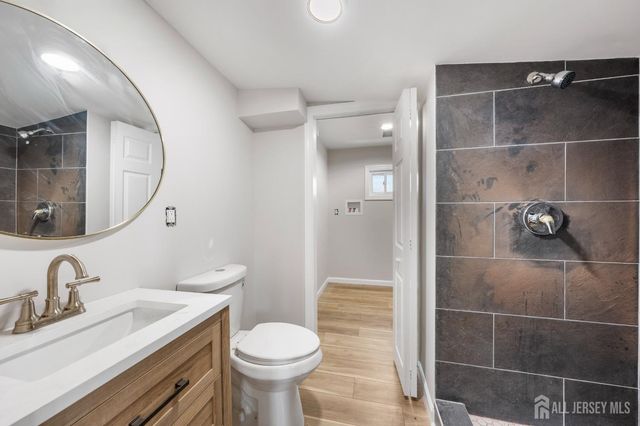 36 Charles Terrace, Piscataway, NJ 08854