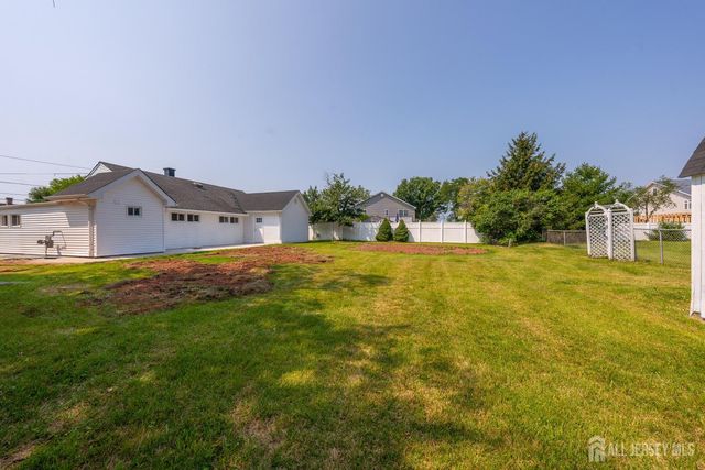 36 Charles Terrace, Piscataway, NJ 08854