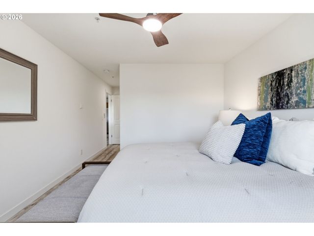 10734 Ne HOLLY St 307, Hillsboro, OR 97006
