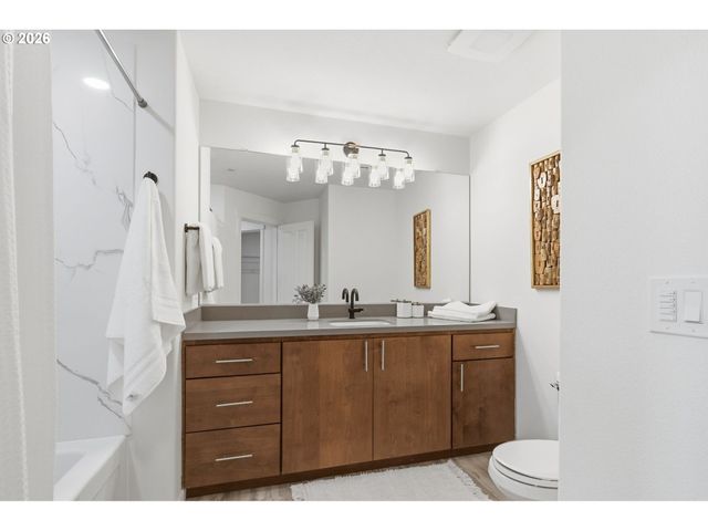 10734 Ne HOLLY St 307, Hillsboro, OR 97006