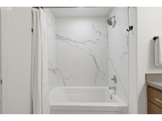 10734 Ne HOLLY St 307, Hillsboro, OR 97006