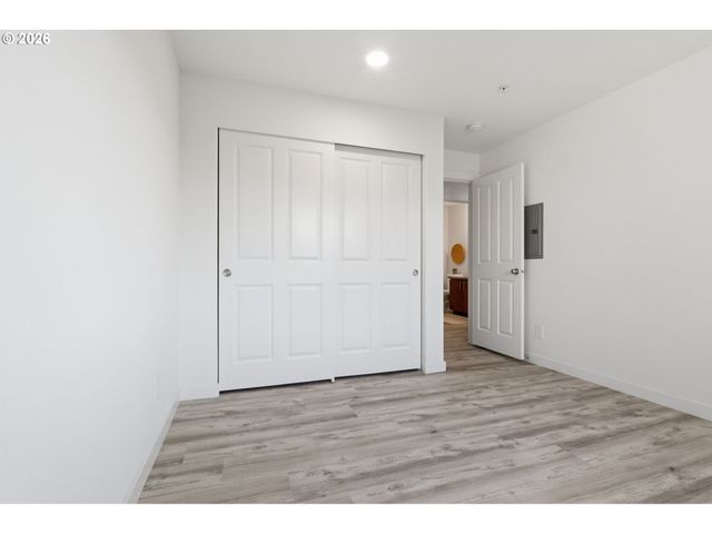 10734 Ne HOLLY St 307, Hillsboro, OR 97006