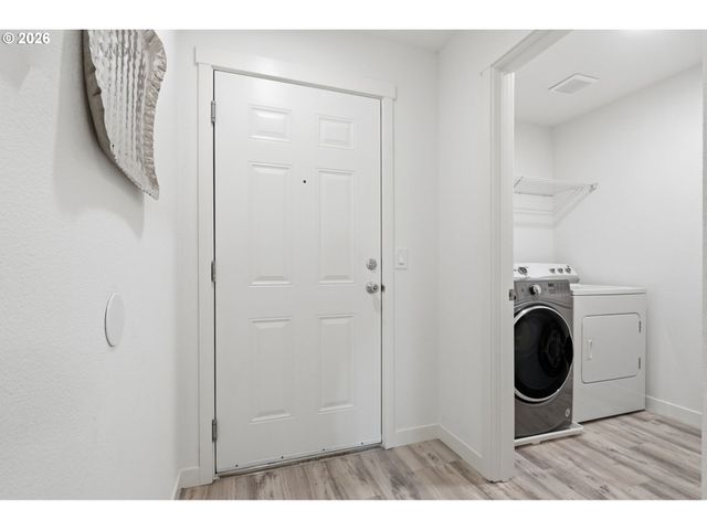 10734 Ne HOLLY St 307, Hillsboro, OR 97006