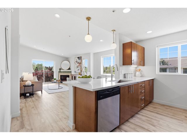 10734 Ne HOLLY St 307, Hillsboro, OR 97006