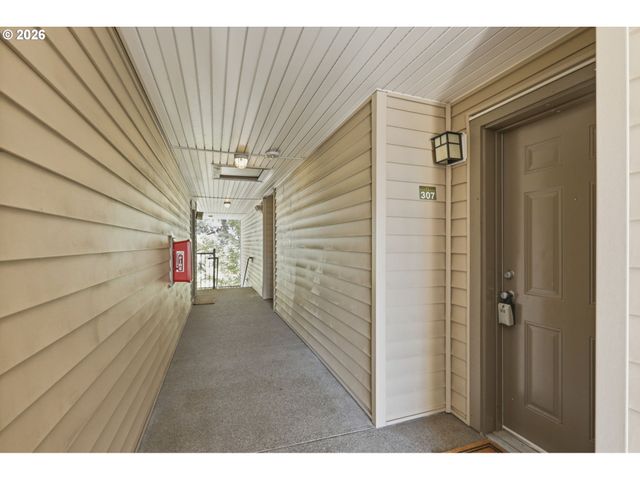 10734 Ne HOLLY St 307, Hillsboro, OR 97006