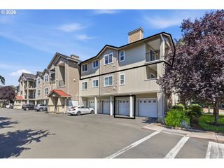 10734 Ne HOLLY St 307, Hillsboro, OR 97006
