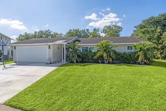 1408 Old Cypress Trail, Wellington, FL 33414