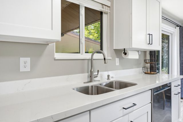 4340 S HAWARDEN DR, West Valley City, UT 84119
