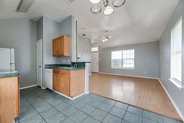 1415 S Medora Street, Terrell, TX 75160