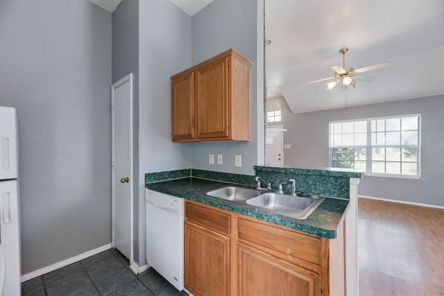 1415 S Medora Street, Terrell, TX 75160