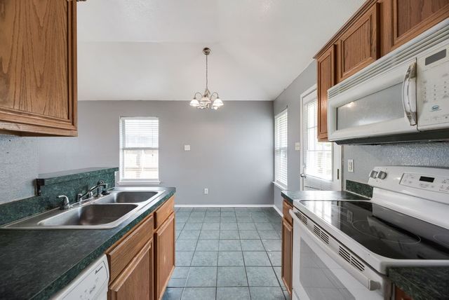 1415 S Medora Street, Terrell, TX 75160
