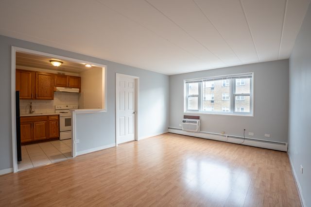 6161 N Hoyne Avenue 405, Chicago, IL 60659