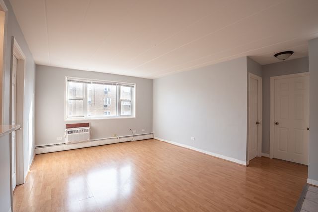 6161 N Hoyne Avenue 405, Chicago, IL 60659