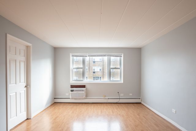 6161 N Hoyne Avenue 405, Chicago, IL 60659