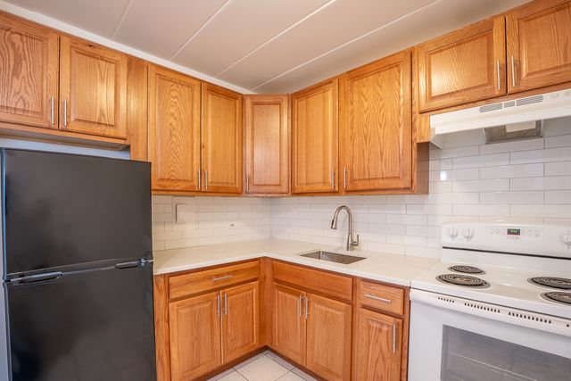 6161 N Hoyne Avenue 405, Chicago, IL 60659