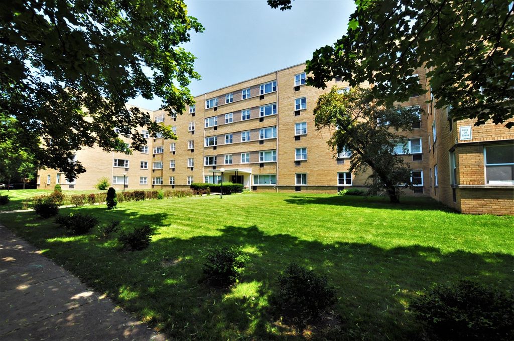 6161 N Hoyne Avenue 405, Chicago, IL 60659