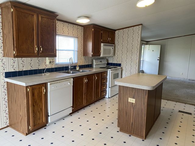 1141 Bakerton Rd, Red Boiling Springs, TN 37150