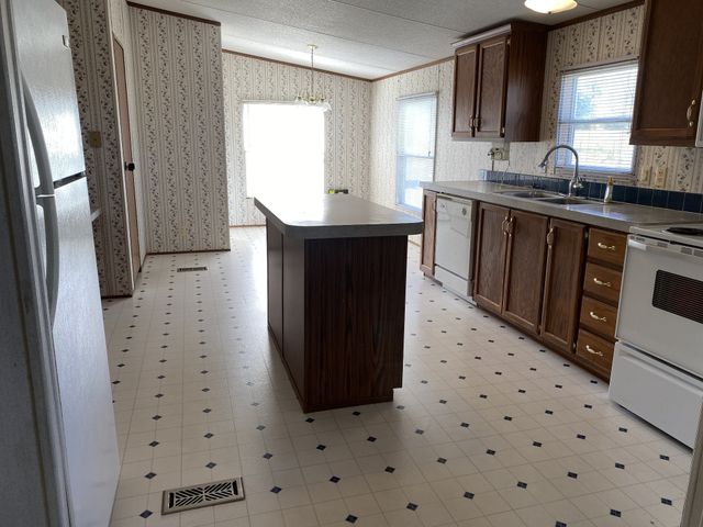 1141 Bakerton Rd, Red Boiling Springs, TN 37150