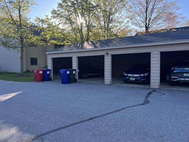 59 Hawthorne Circle, South Burlington, VT 05403
