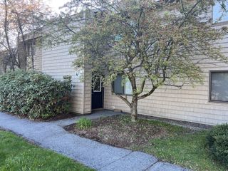 59 Hawthorne Circle, South Burlington, VT 05403