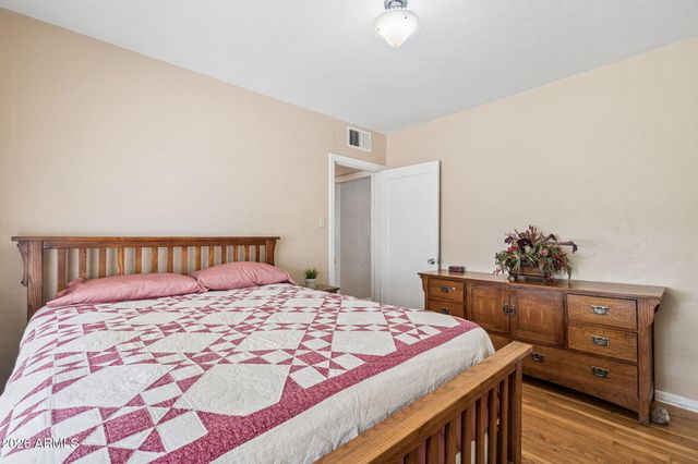 931 W MACKENZIE Drive, Phoenix, AZ 85013