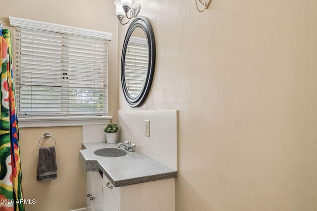 931 W MACKENZIE Drive, Phoenix, AZ 85013