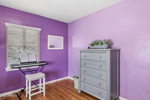 931 W MACKENZIE Drive, Phoenix, AZ 85013