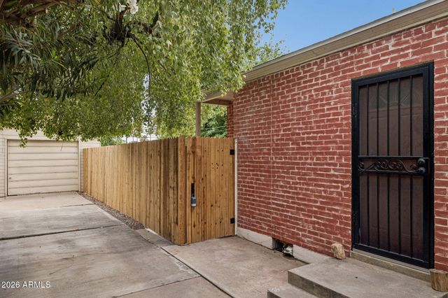 931 W MACKENZIE Drive, Phoenix, AZ 85013