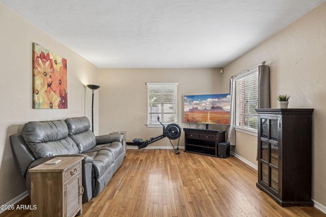 931 W MACKENZIE Drive, Phoenix, AZ 85013