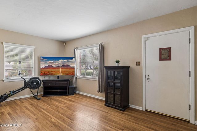 931 W MACKENZIE Drive, Phoenix, AZ 85013