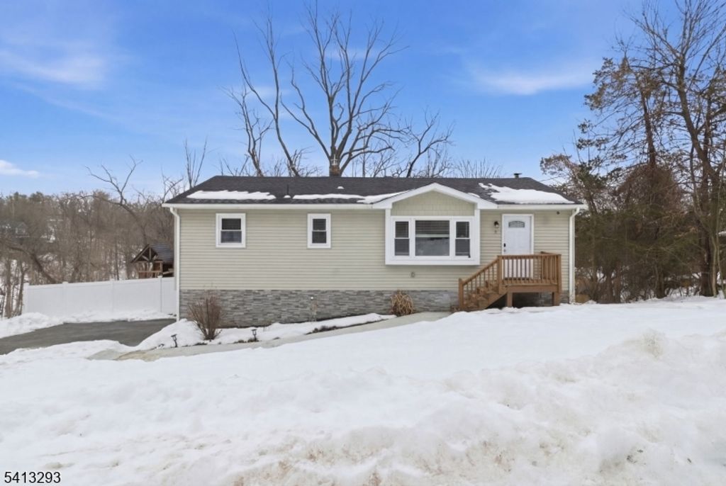 3 Gardenia Rd, Vernon Twp., NJ 07418