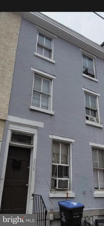 208 E CHESTNUT ST, Norristown, PA 19401