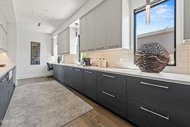 6838 E JOSHUA TREE Lane, Paradise Valley, AZ 85253