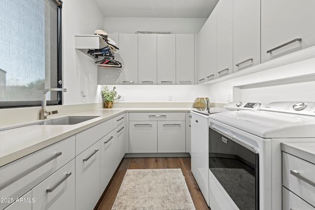 6838 E JOSHUA TREE Lane, Paradise Valley, AZ 85253