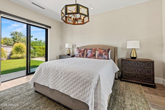 6838 E JOSHUA TREE Lane, Paradise Valley, AZ 85253