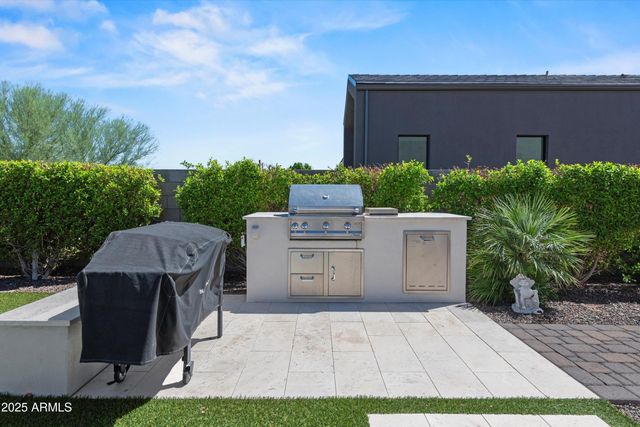 6838 E JOSHUA TREE Lane, Paradise Valley, AZ 85253