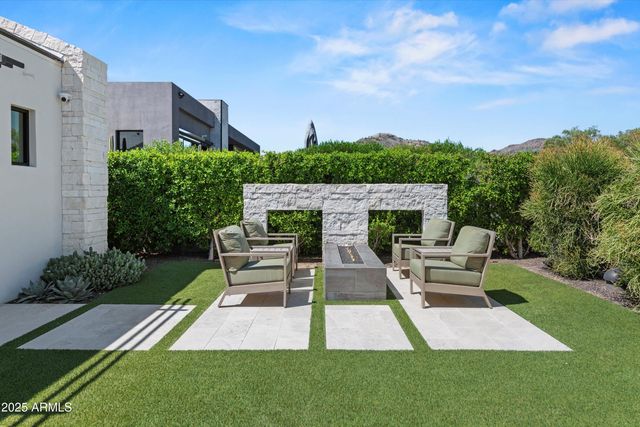 6838 E JOSHUA TREE Lane, Paradise Valley, AZ 85253