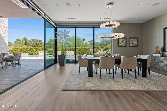 6838 E JOSHUA TREE Lane, Paradise Valley, AZ 85253