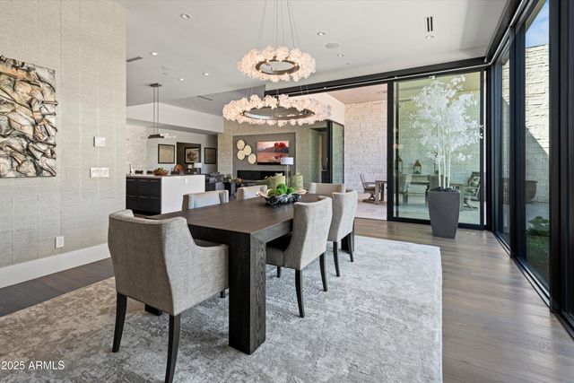 6838 E JOSHUA TREE Lane, Paradise Valley, AZ 85253