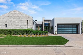 6838 E JOSHUA TREE Lane, Paradise Valley, AZ 85253