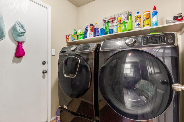 2410 Treviso Drive SE, Rio Rancho, NM 87124