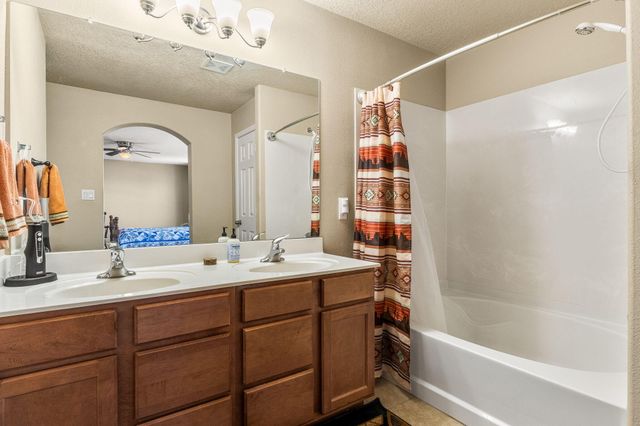 2410 Treviso Drive SE, Rio Rancho, NM 87124