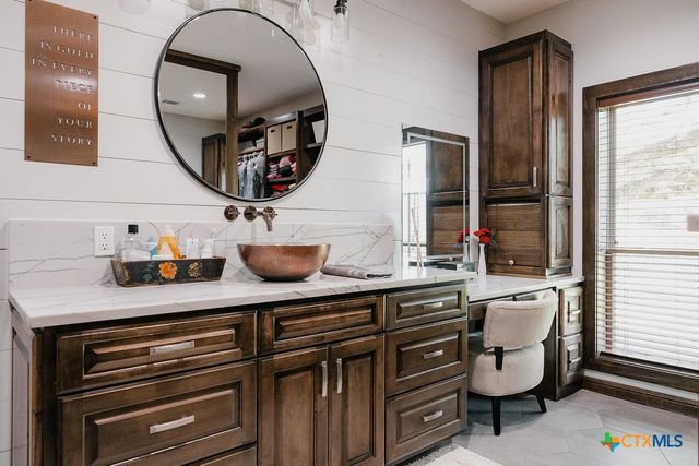 436 Jentry Road, Inez, TX 77968